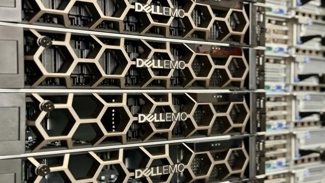 Обновление прошивок серверов HPE и Dell: зачем и как часто